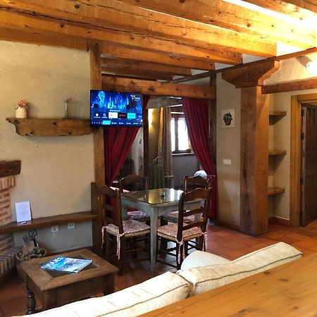 Apartamentos Lobiche Navafria Bagian luar foto