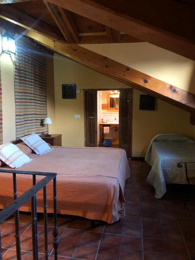 Apartamentos Lobiche Navafria Bagian luar foto