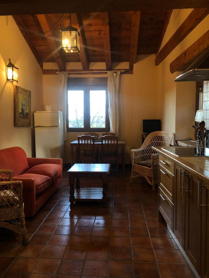 Apartamentos Lobiche Navafria Bagian luar foto