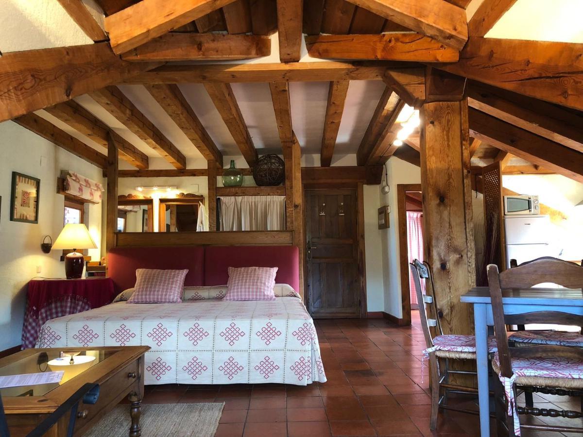 Apartamentos Lobiche Navafria Bagian luar foto
