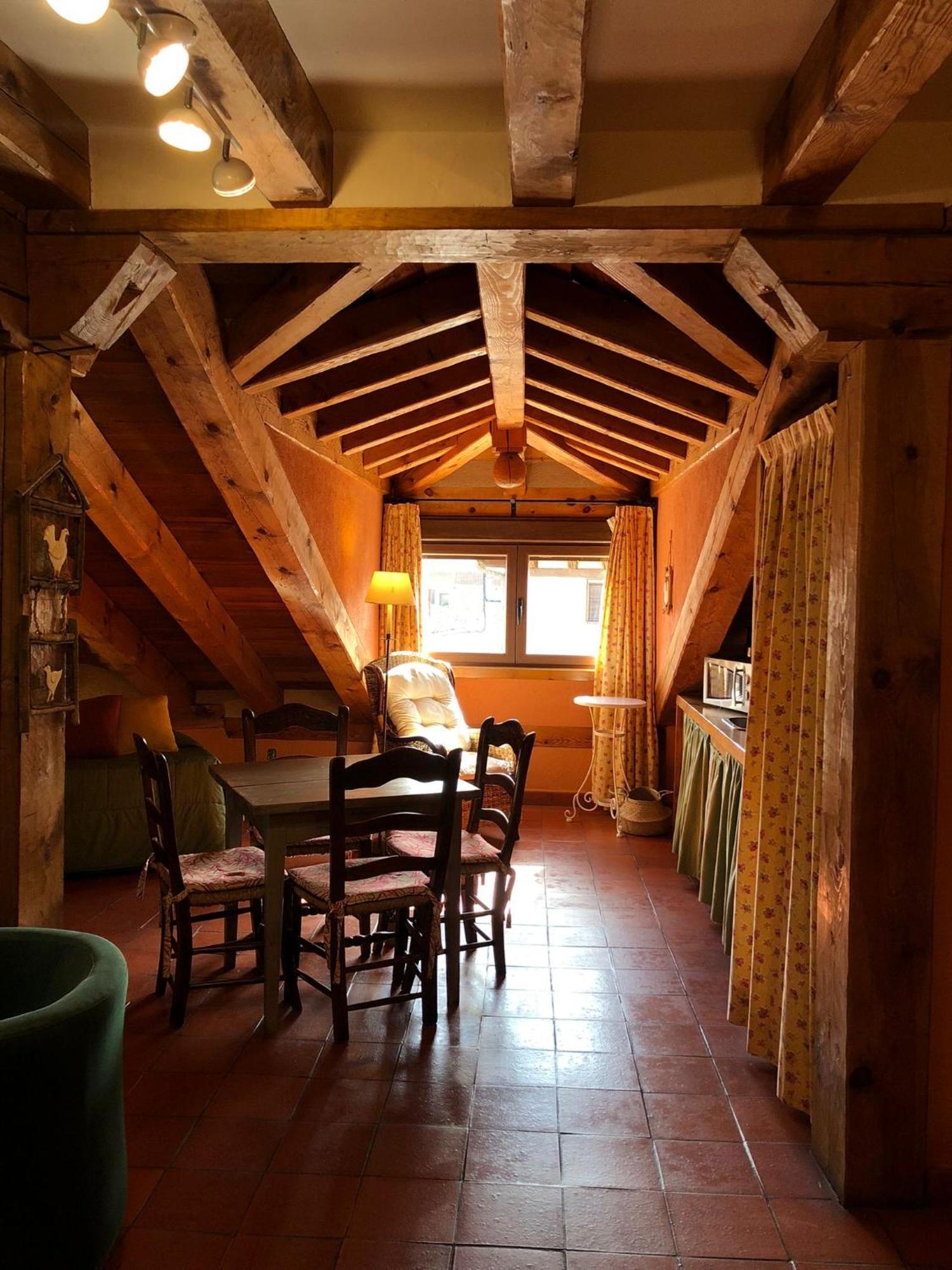 Apartamentos Lobiche Navafria Bagian luar foto