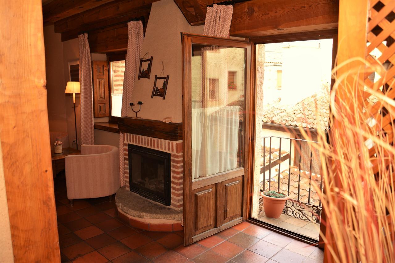 Apartamentos Lobiche Navafria Bagian luar foto